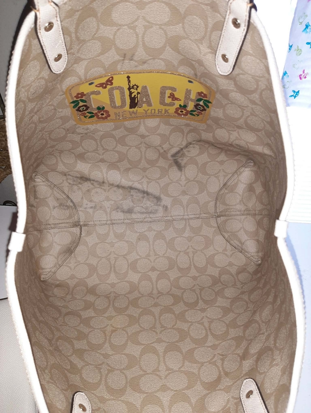 COACH 2017-'18 "Road Trip NYC" Motif Reversible Tote 3 Pc Set - Picture 11 of 16